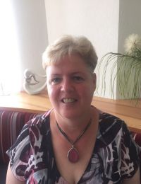 attraktive frau, 45, klug, eloquent, sucht niveauvollen mann oberhinen dating eine reife frau mülheim an der ruhr